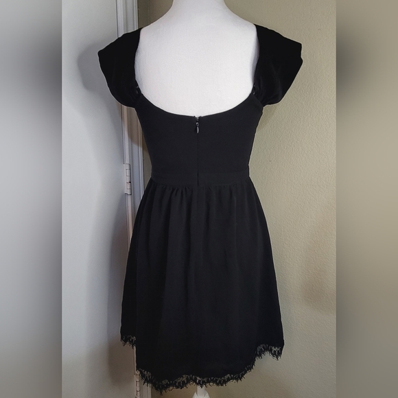 Wayf, Black Dress Lace Trim with V Neck Mini, Size Medium - Picture 6 of 13